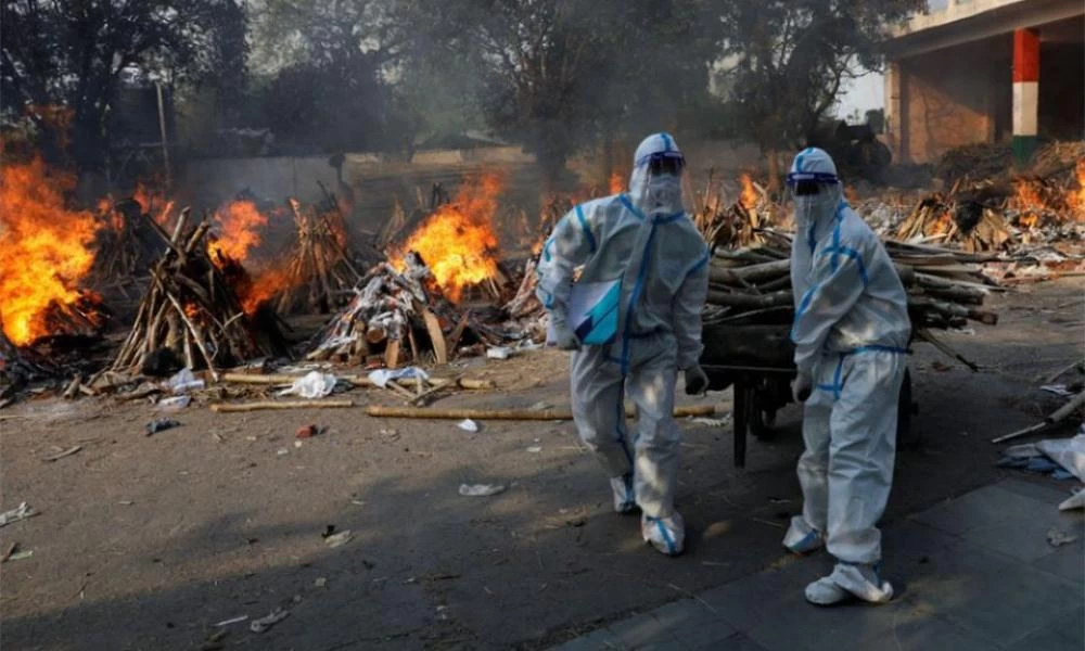 Στο έλεος της πανδημίας η Ινδία: Πάνω από 3.000 νέοι θάνατοι